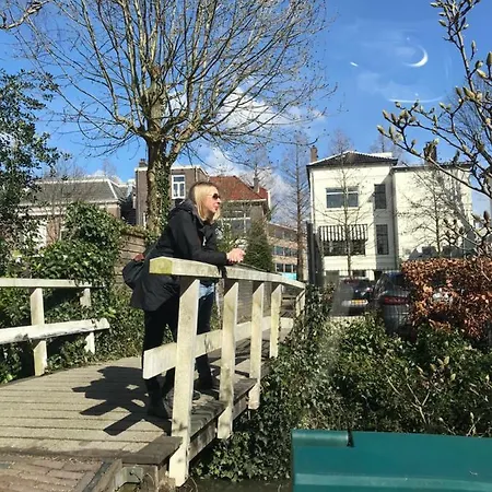 Bed And Coffee Het Kraaienest Bed and breakfast Zaandam