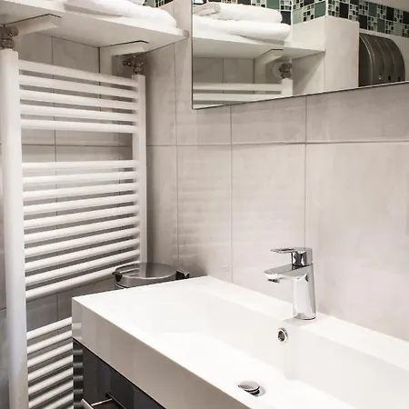 Bed & Breakfast Bed And Coffee Het Kraaienest Zaandam